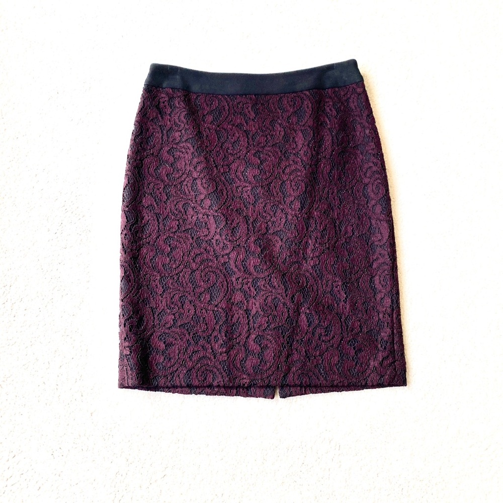 Lace skirt